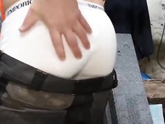 A Builder Do Mooning And Spreads His Ass